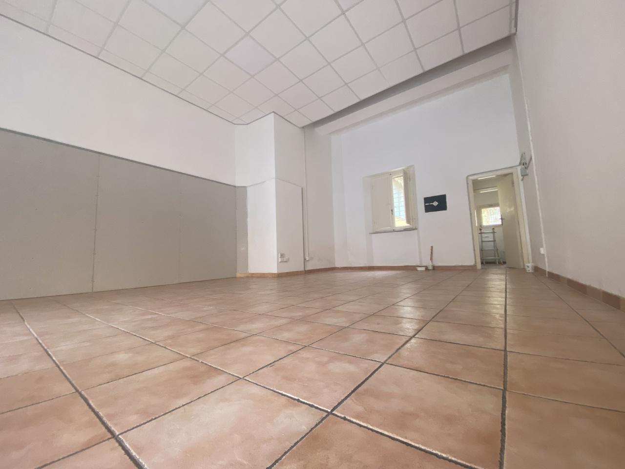 Locale commerciale in , Piombino - Foto 1