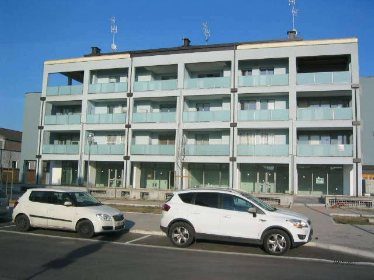 Locale commerciale in Zona Darsena Ravenna, Ravenna, {3} - Foto 1
