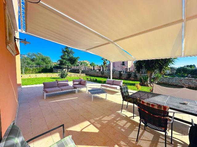 Villa in Via Pietro Fillioley, Siracusa - Foto 1