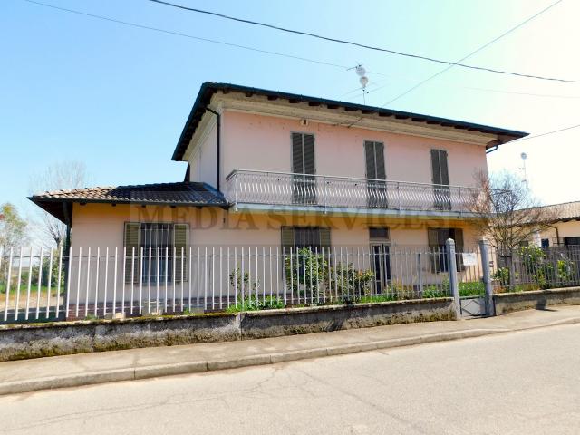 Casa indipendente in Via Vittorio Veneto N° 6, Gropello Cairoli - Foto 1