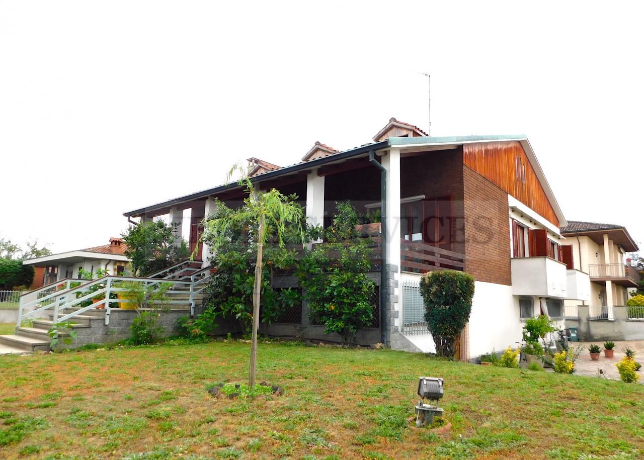 Villa in vendita a Sannazzaro De' Burgondi