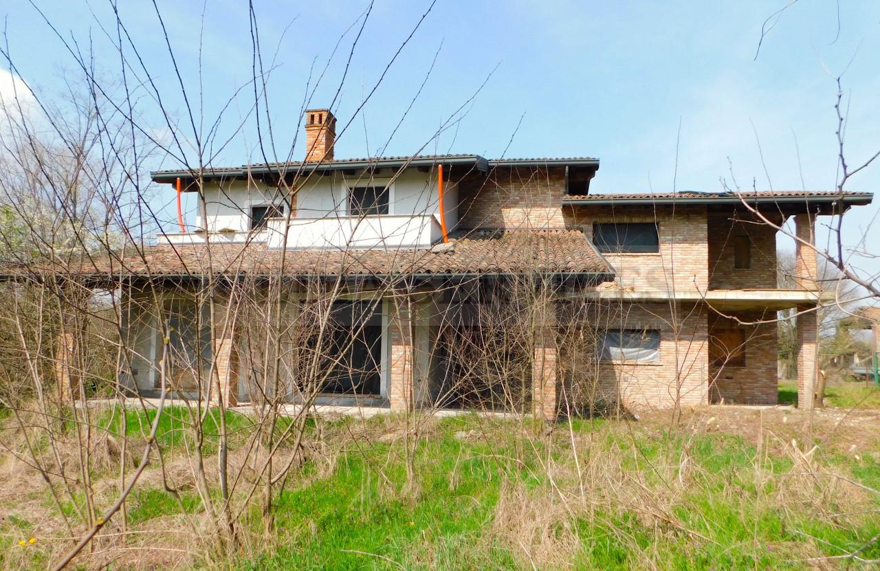 Villa in vendita a Travaco' Siccomario