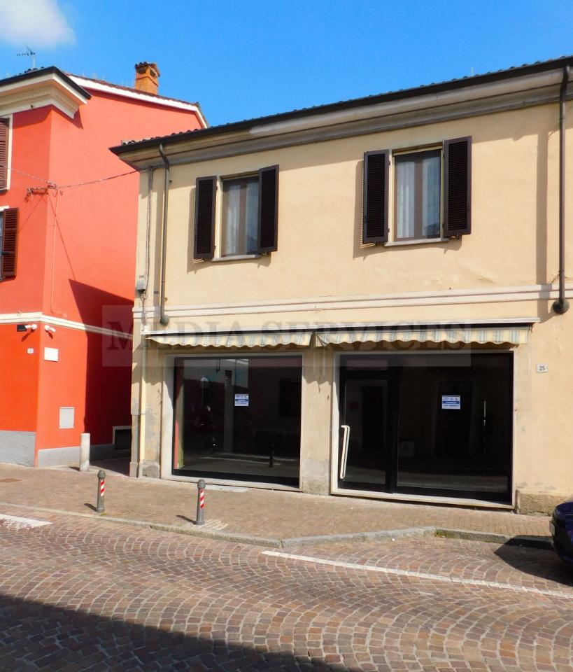 Negozio in Via Benedetto Cairoli N° 25, Sannazzaro De' Burgondi, {3} - Foto 2