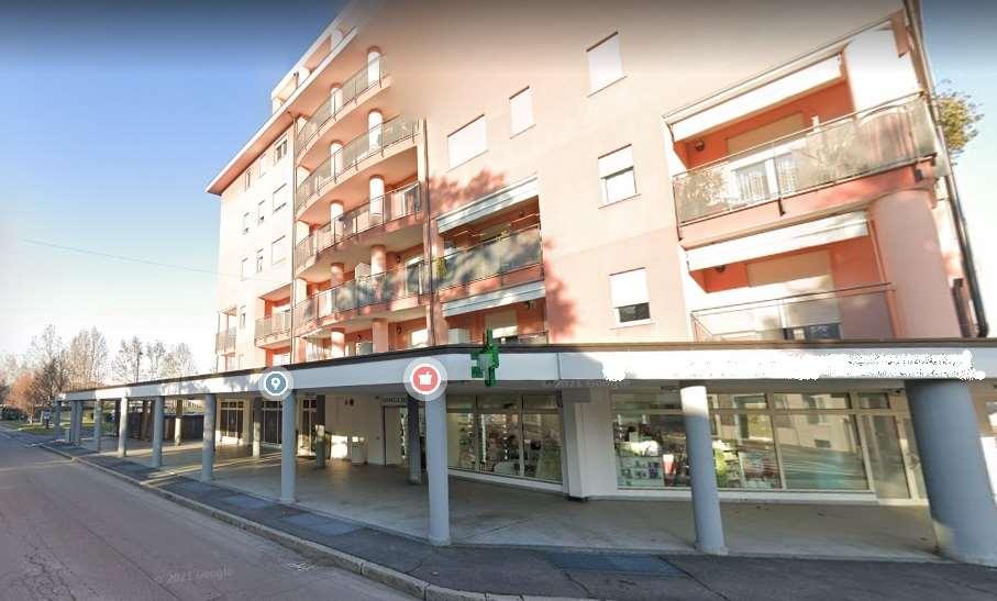 Negozio in Via della Ricordanza 1, Busto Arsizio, {3} - Foto 2