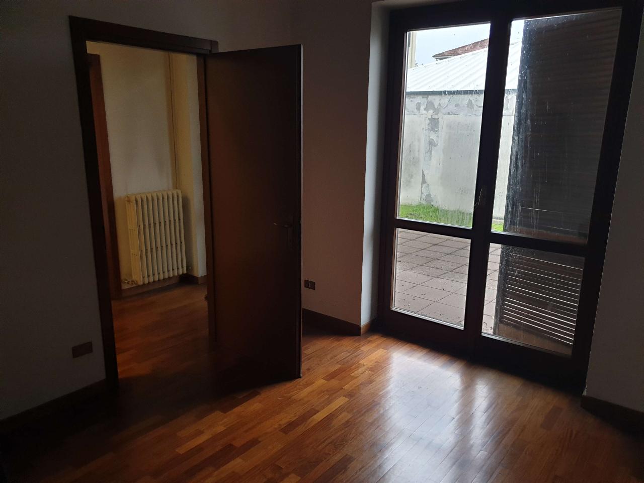 Ufficio in Via Fagnano Olona 14, Busto Arsizio, {3} - Foto 2