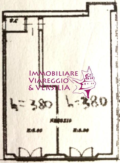 Palazzina commerciale in vendita a Viareggio