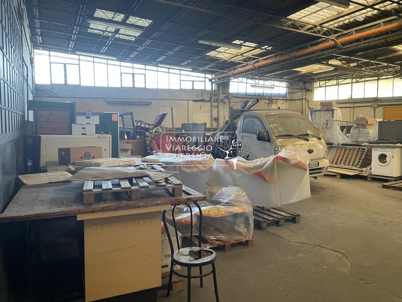 Magazzino in Via di Montramito, Viareggio, {3} - Foto 2