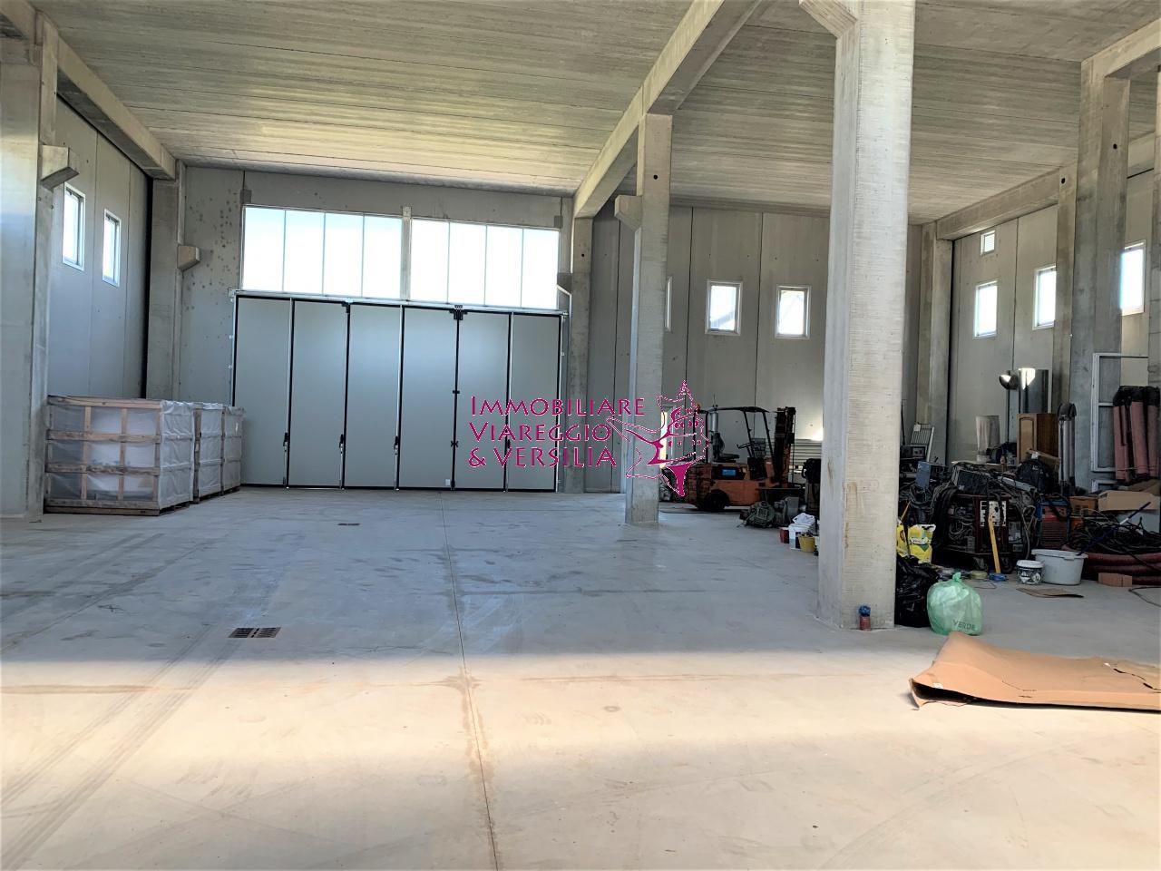 Magazzino in Via dei Carpentieri 5, Camaiore, {3} - Foto 2