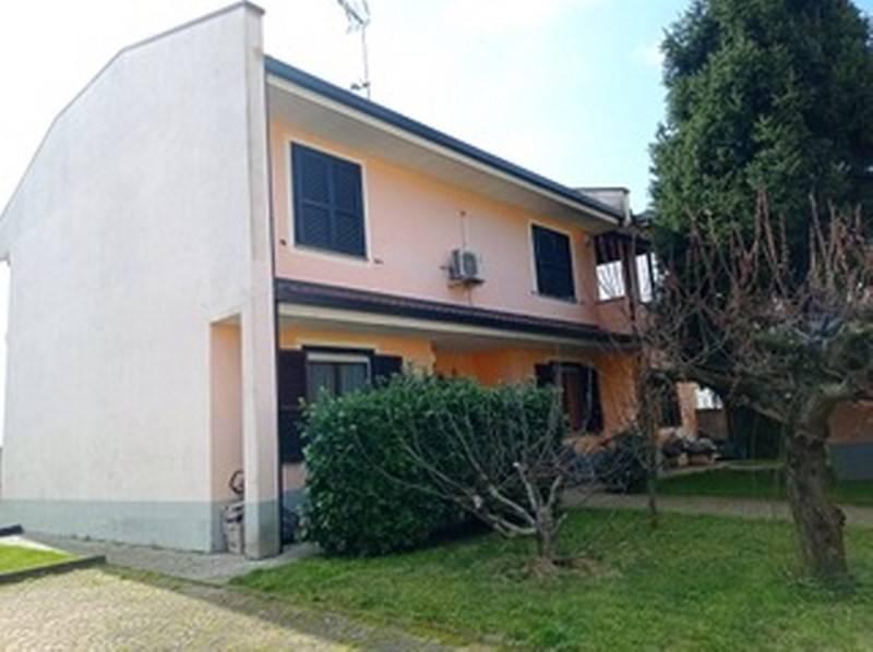 Casa indipendente in vendita a Borgo San Siro