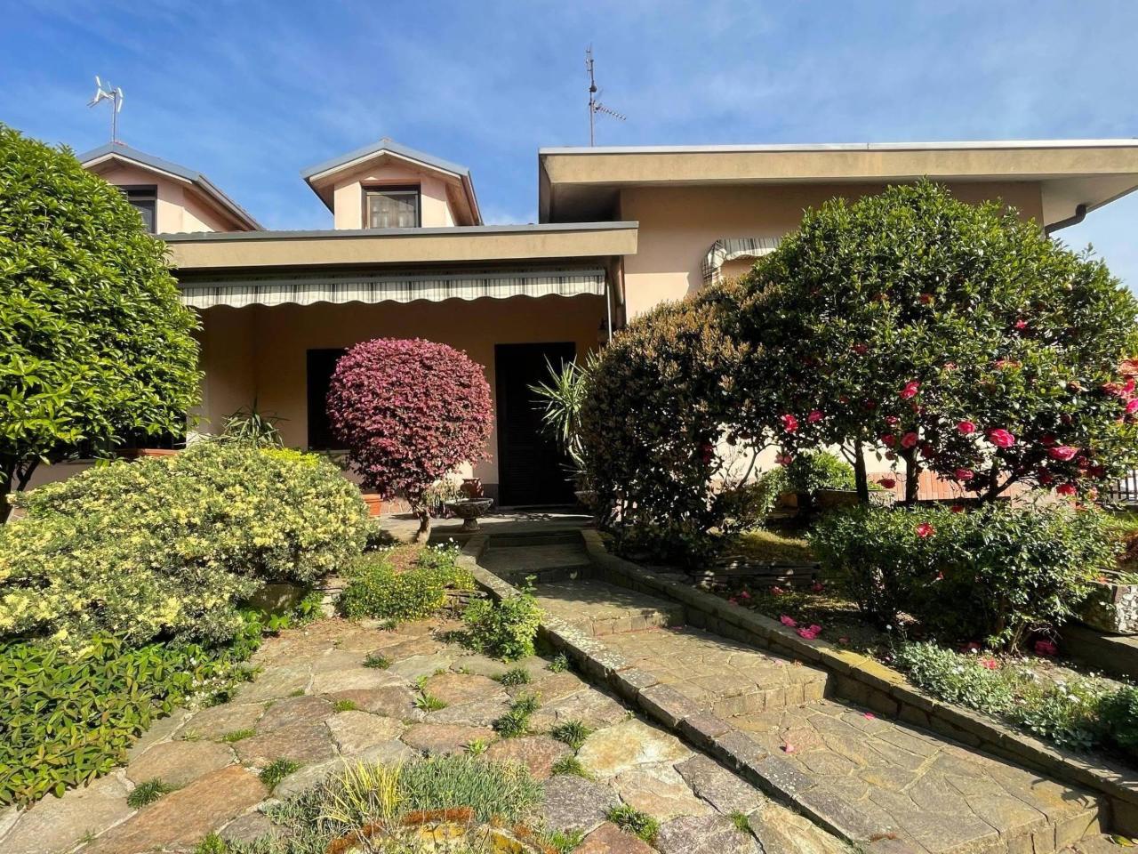 Villa in vendita a Sannazzaro De' Burgondi