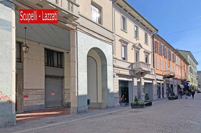 Negozio in Via Giovanni Plana 33, Voghera - Foto 1