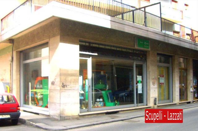 Shop, Voghera - Photo 1