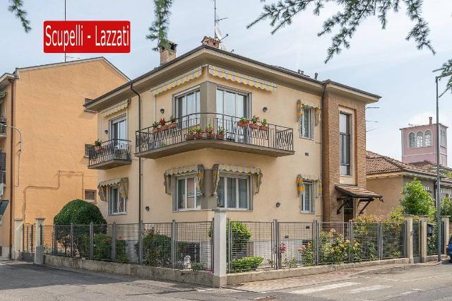 Mansion in Viale della Repubblica, Voghera - Photo 1