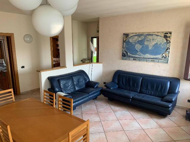 4-room flat in Via Paolo Donati, Romentino - Photo 1