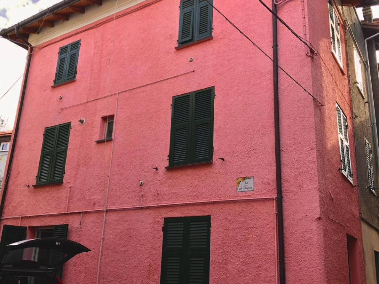 Casa indipendente in affitto a Montoggio