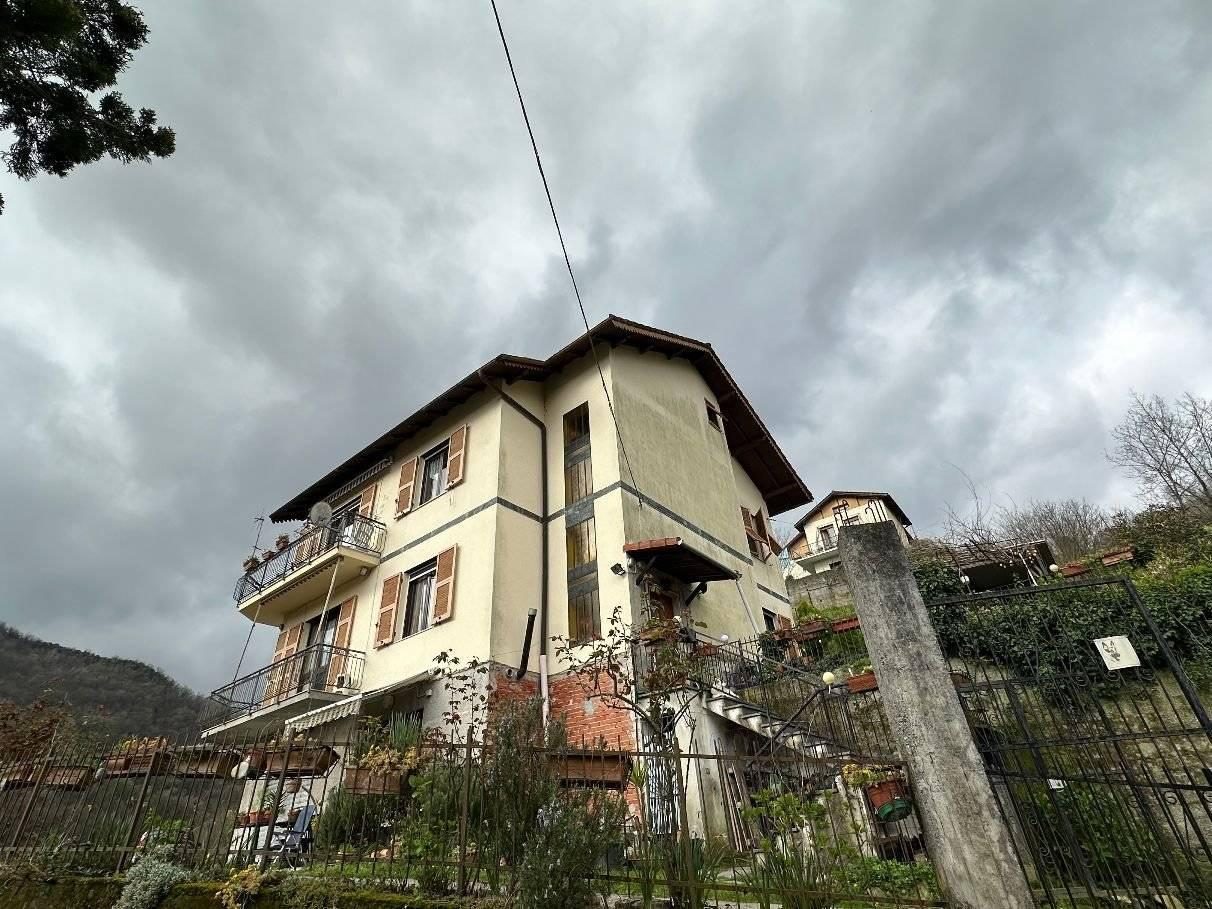 Villa in vendita a Campomorone