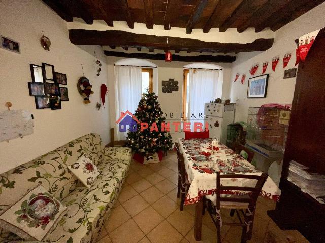 2-room flat in Piazza San Romualdo, Pescia - Photo 1