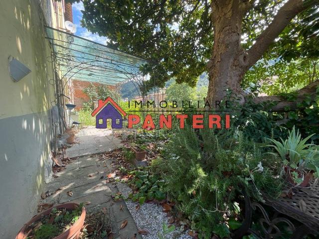 Detached house in Viale Bruno Buozzi 32, Pescia - Photo 1