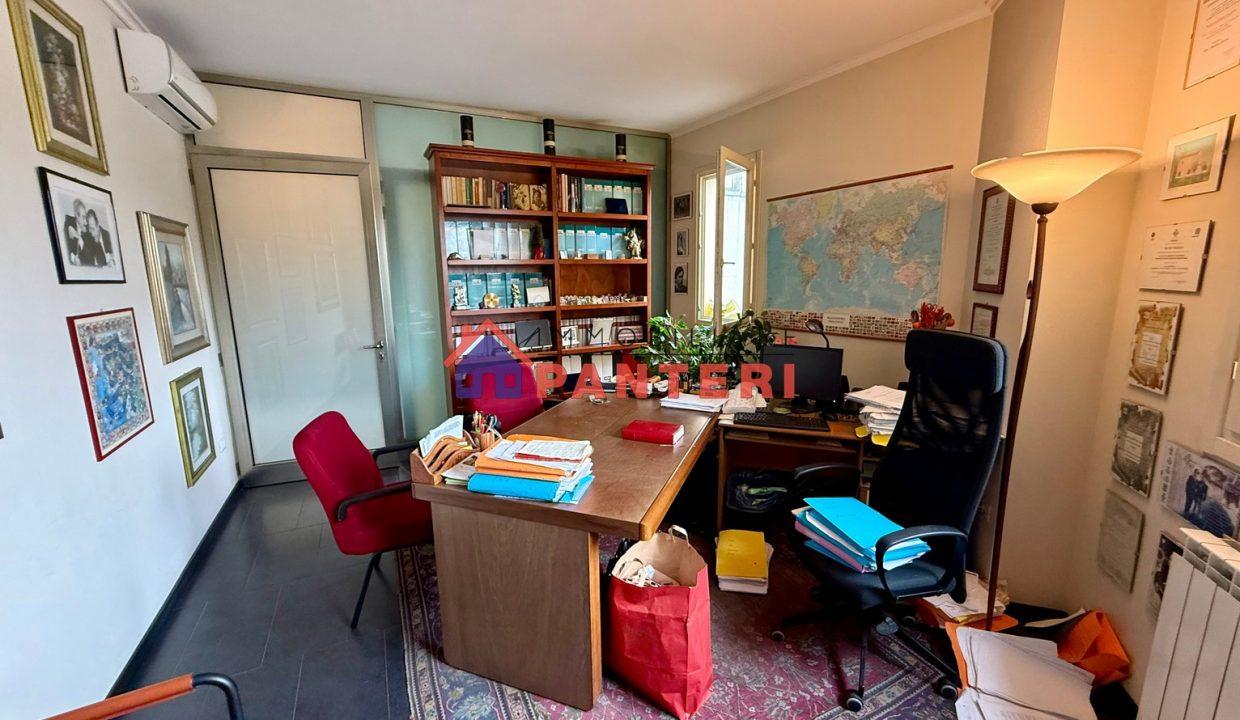 Ufficio in Viale Giuseppe Garibaldi, Castellare, Pescia, Pistoia, Toscana, 51017, Italia, Pescia, {3} - Foto 1