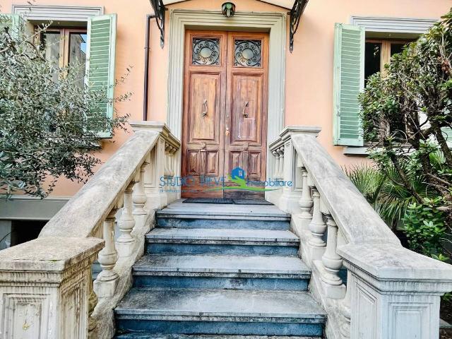 Villa in Via Nizza, 13, Montecatini-Terme - Foto 1