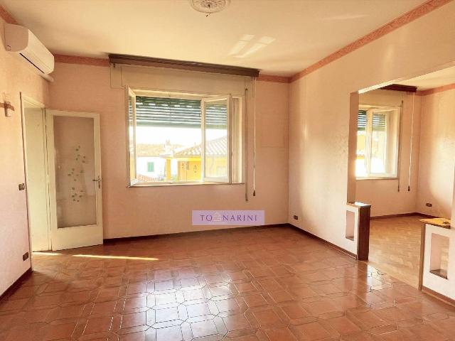 4-room flat in Via Montebello, Montecatini-Terme - Photo 1