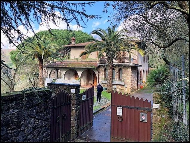 Mansion in Via delle Panteraie 11, Montecatini-Terme - Photo 1