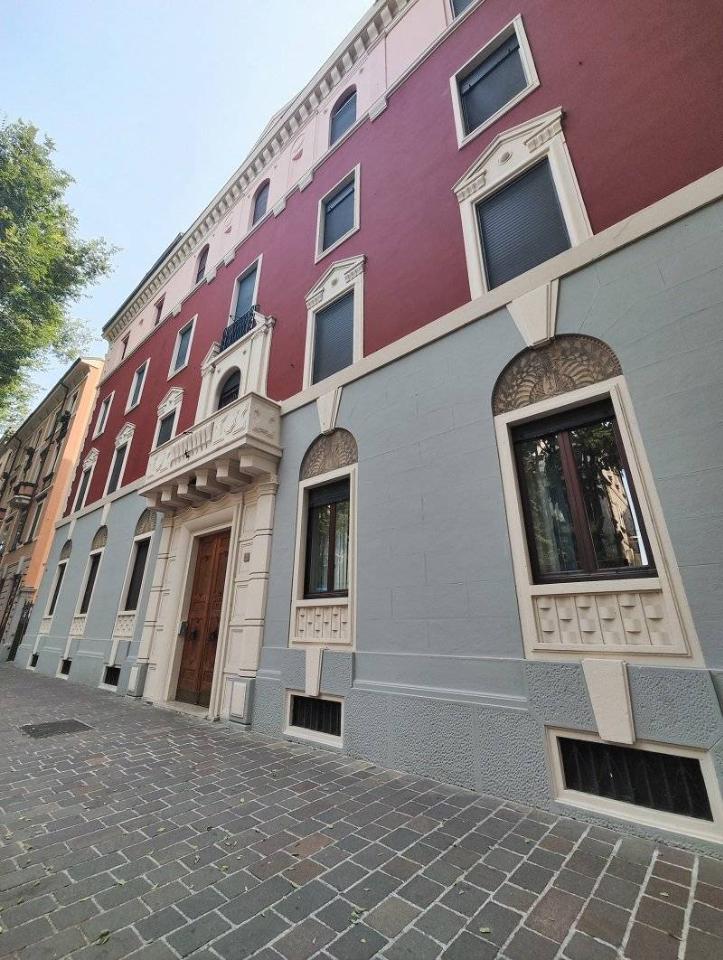 Ufficio condiviso in vendita a Pavia