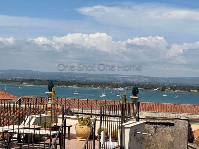 Mansion in {3}, Ortigia - Photo 1