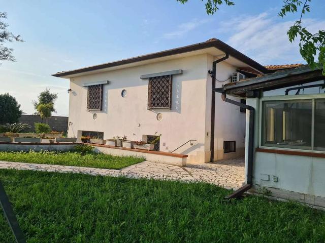 Villa in {3}, Viale Regina Elena - Foto 1