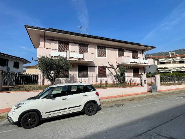 Villa in Via Giacomo Matteotti 24, Uzzano - Foto 1