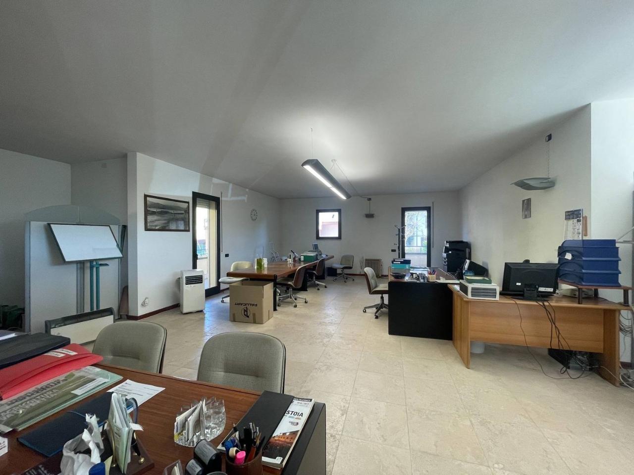 Locale commerciale in , Ponte Buggianese, {3} - Foto 1
