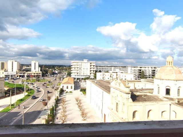 Shared office in Viale Michele De Pietro, Lecce - Photo 1