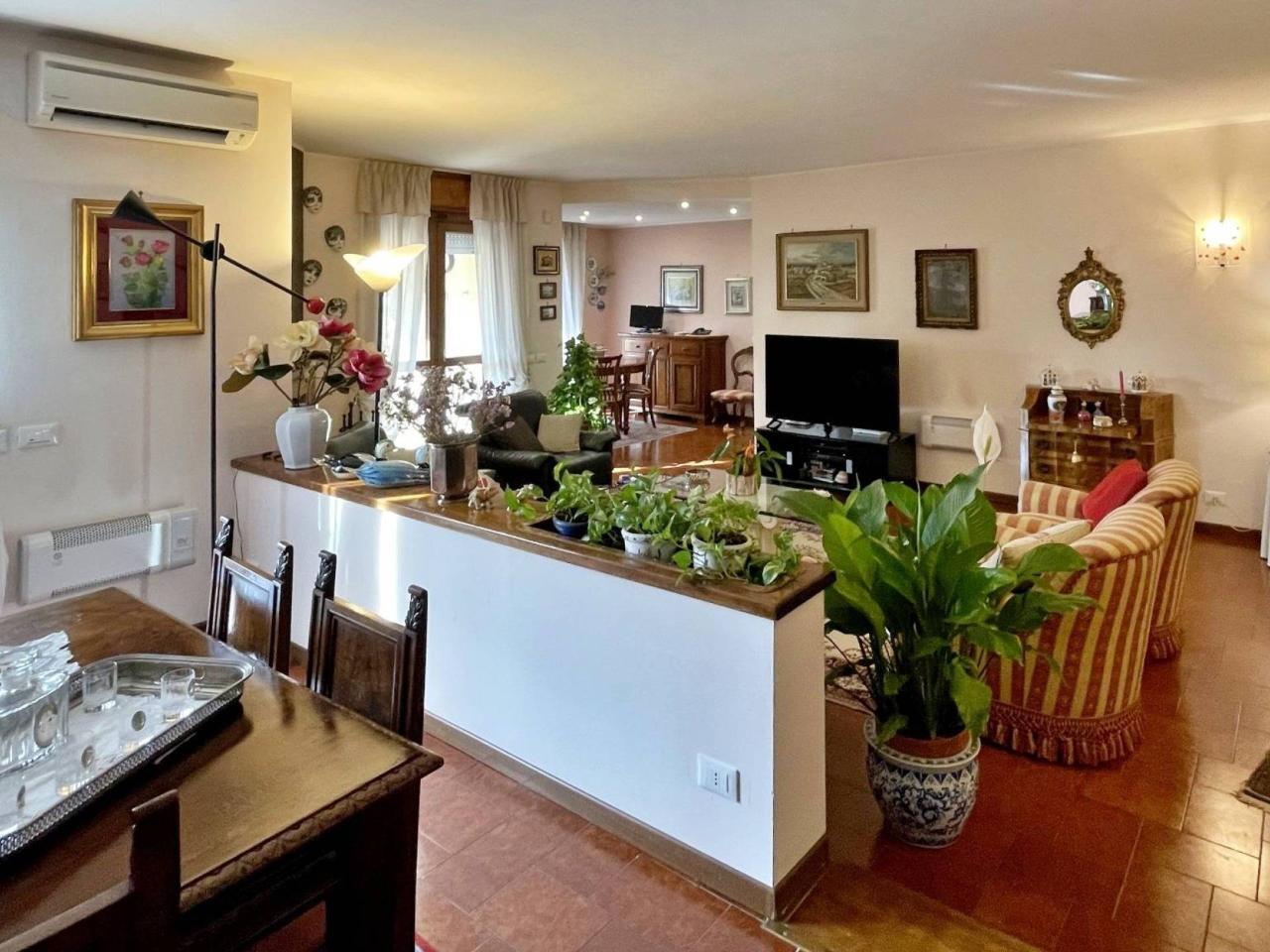 Appartamento in vendita a Travaco' Siccomario