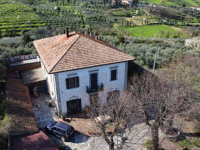 Villa in Piazza Risorgimento 23, Quarrata - Foto 1