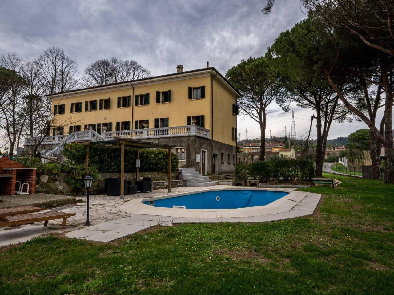 Villa in vendita a Sarzana