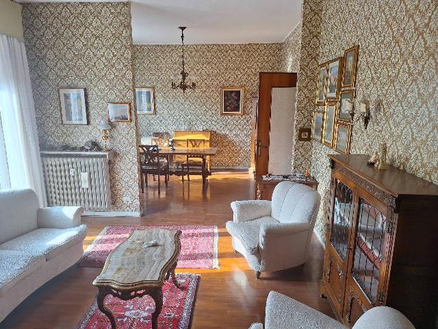 Apartament in Via San Martino 10, Pavia - Photo 1