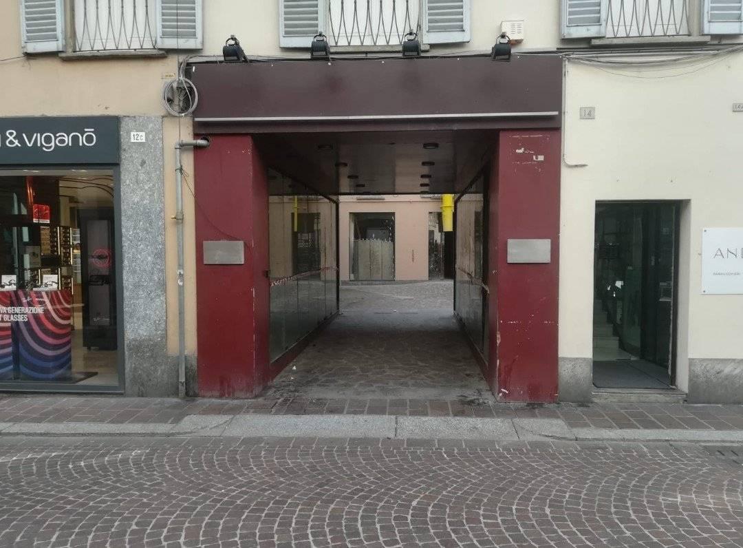 Negozio in Corso Camillo Benso di Cavour, Pavia, {3} - Foto 1