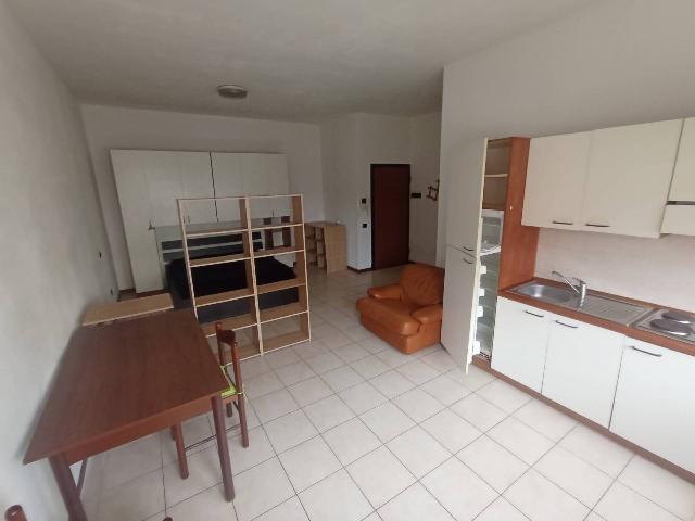 One-room flat in Via Pollaioli, Pavia - Photo 1