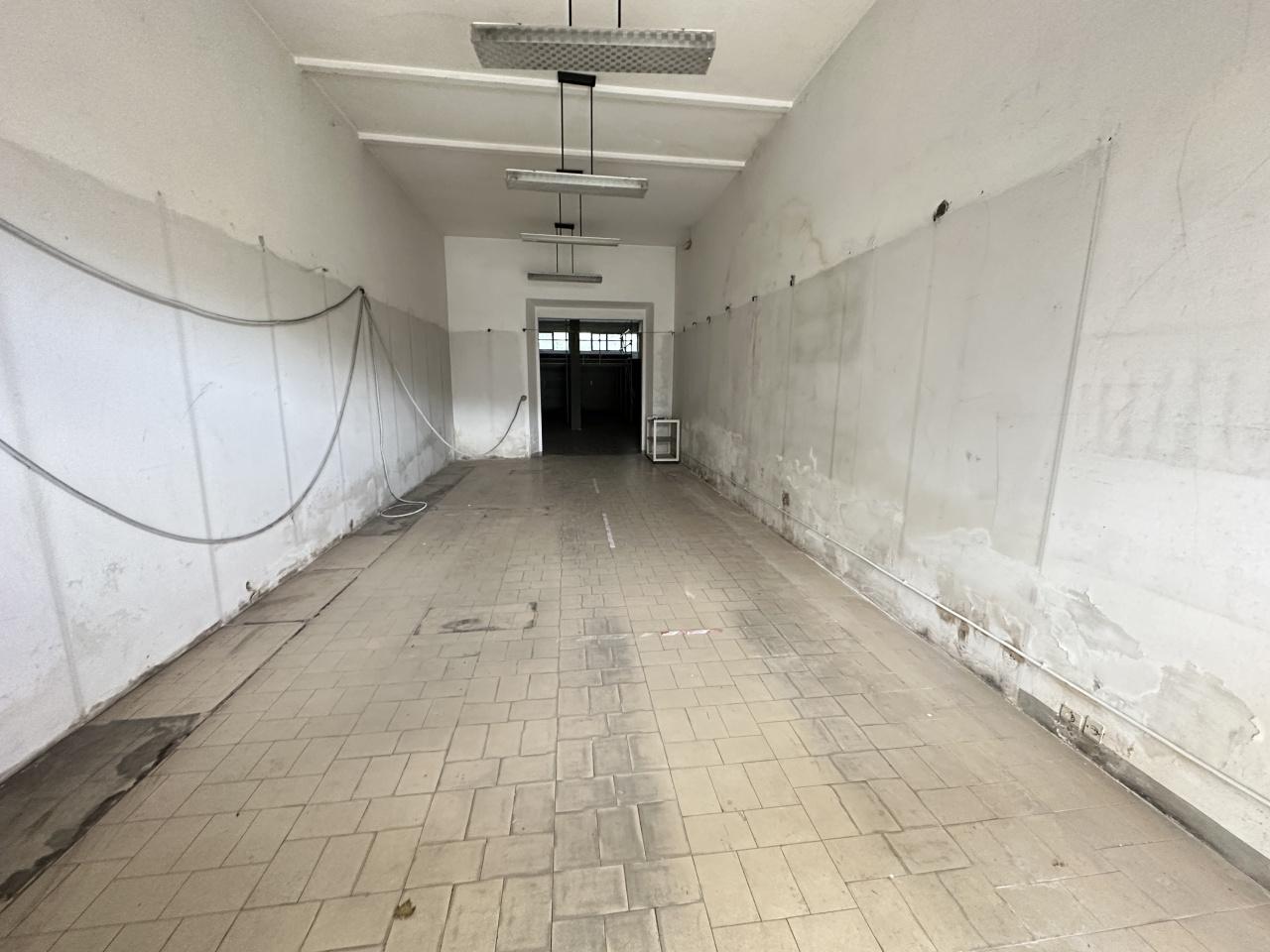 Palazzina commerciale in Via Duca della Vittoria 15, Rufina, {3} - Foto 2