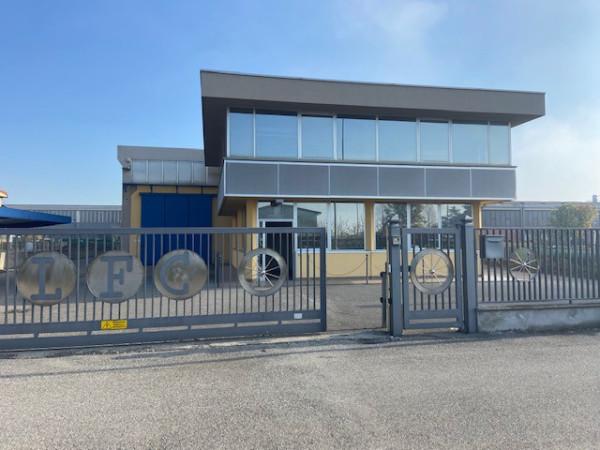 Capannone in Via Provinciale Est 4, Calcinate, {3} - Foto 1