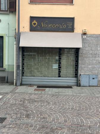 Negozio in Via Umberto I 6/a, Urago D'Oglio, {3} - Foto 2