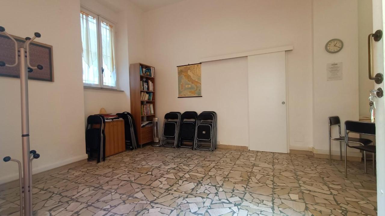 Magazzino in , Pontedera, {3} - Foto 1
