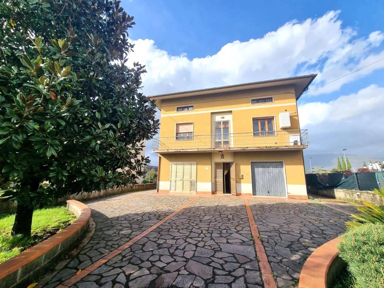 Casa indipendente in vendita a Pistoia