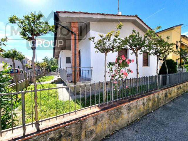 Detached house in Via Faustino Vannucci, Pistoia - Photo 1