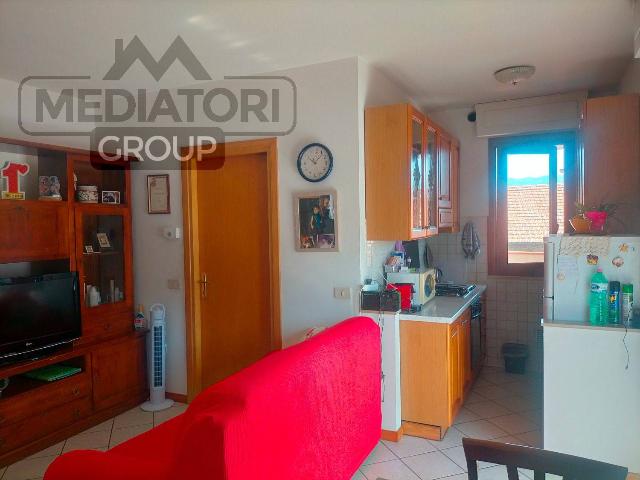 2-room flat in Via Francesca Nord 53, Monsummano Terme - Photo 1