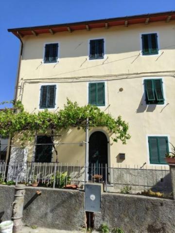 Casa indipendente in Via Villa di Baggio Montanina, Pistoia - Foto 1