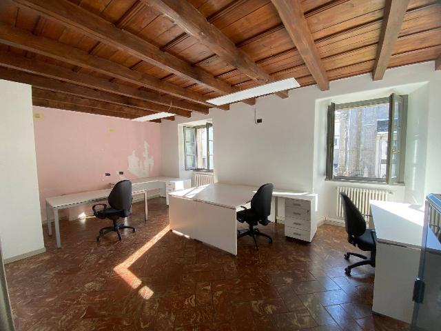 Shared office in Piazza San Giovanni, Morbegno - Photo 1