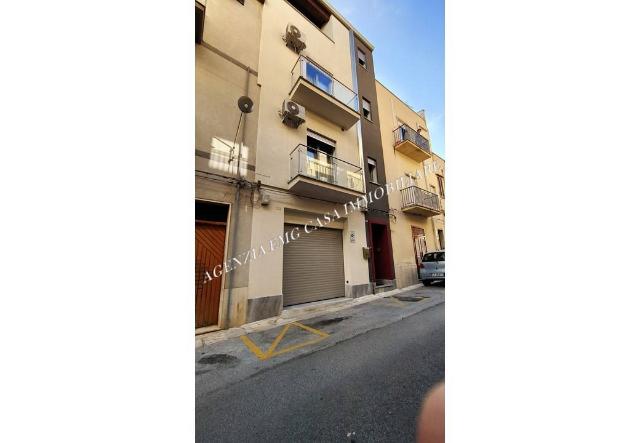 Detached house in Piazza Sebastiano Bagolino 13, Alcamo - Photo 1