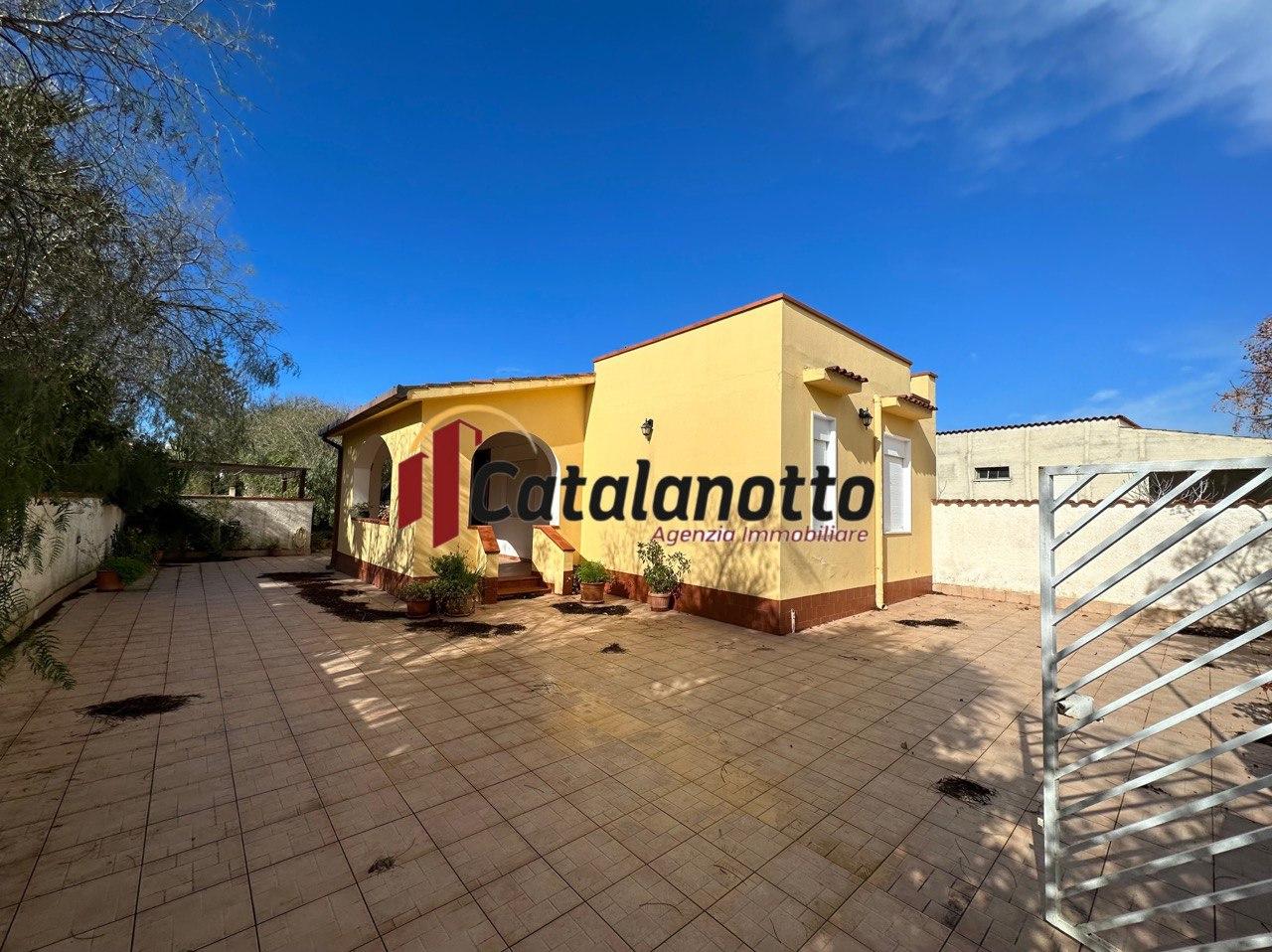casa indipendente in vendita a Castelvetrano in zona Triscina di Selinunte