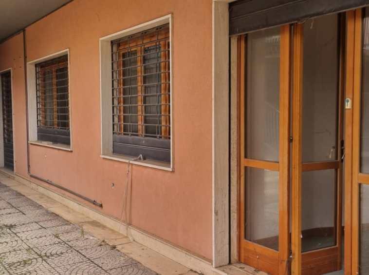 Negozio in Via Narici, Alcamo, Trapani, Sicilia, 91011, Italia, Alcamo, {3} - Foto 2